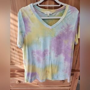 Perfect Peach V-Neck short sleeve tie dye top